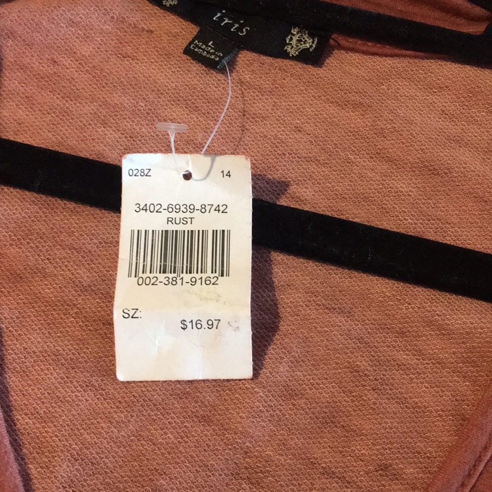 Rust long sleeve top with  cut out  size large by Iris was $16.97 now $6 - Picture 4 of 5